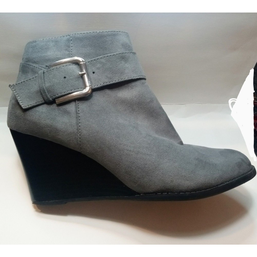 Women's Grey Suede Buckle Wedges C est. 1946 Size 9